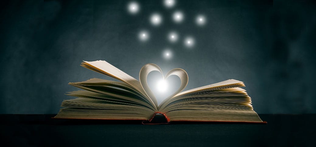 páginas de um livro curvadas em forma de coração