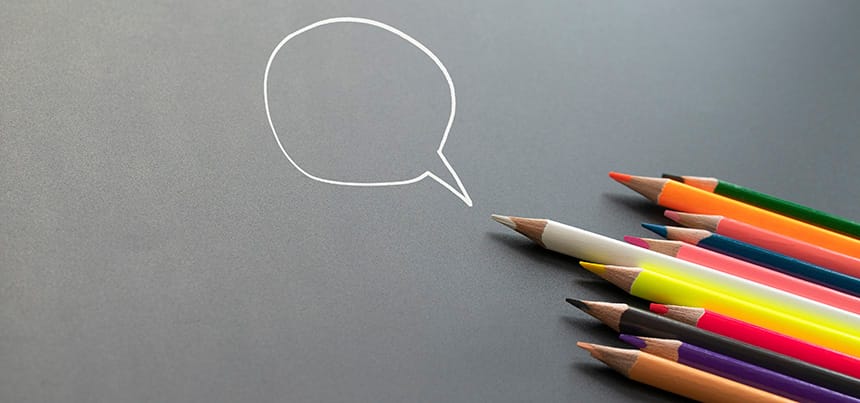 Lápis de cor e uma lousa