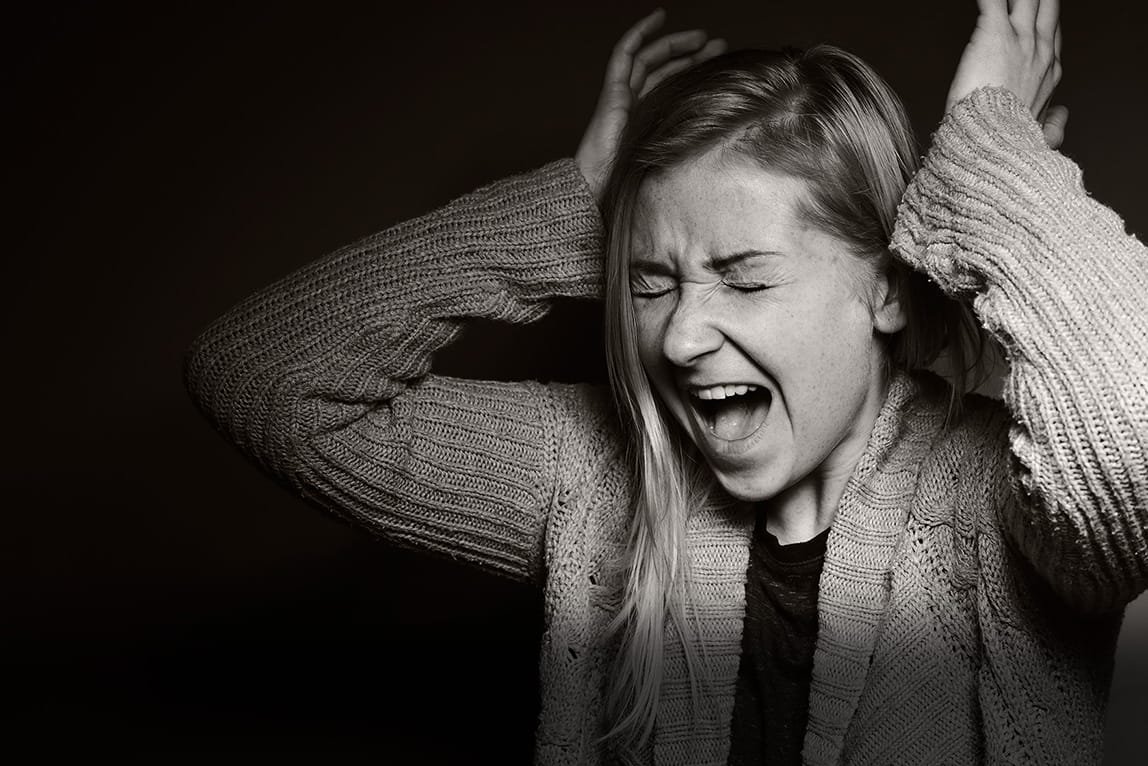 Mulheres gritando. Dor e pânico. MUITAS OUTRAS FOTOS DESTA SÉRIE EM MEU PORTFÓLIO.